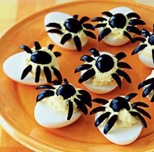 receta-halloween-huevos-aranas-