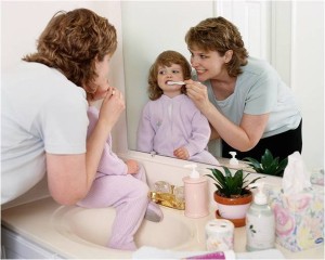 La rutina para los dientes en los niños