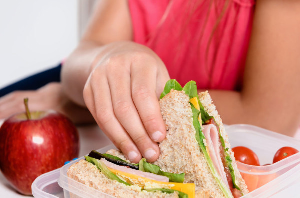 Consejos para los alimentos de media mañana de los niños